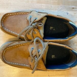 Boys Sperry Top Sider shoes - size 3.5